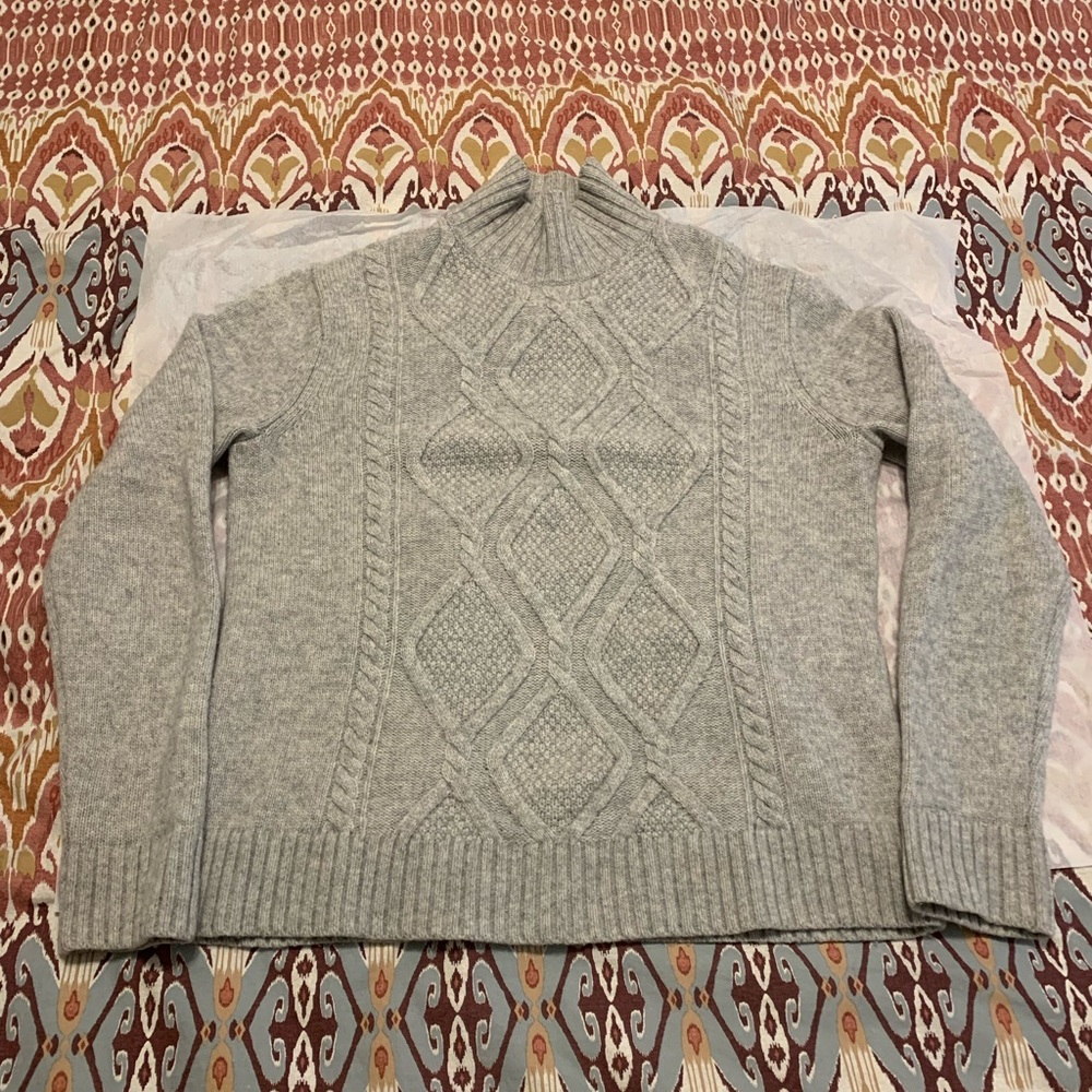 Banana Republic cable knit mock neck sweater gray medium.